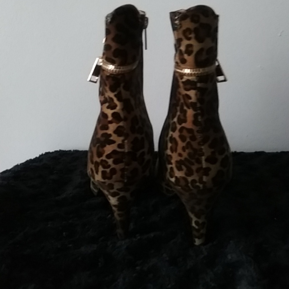 Boots - Picture 2 of 4